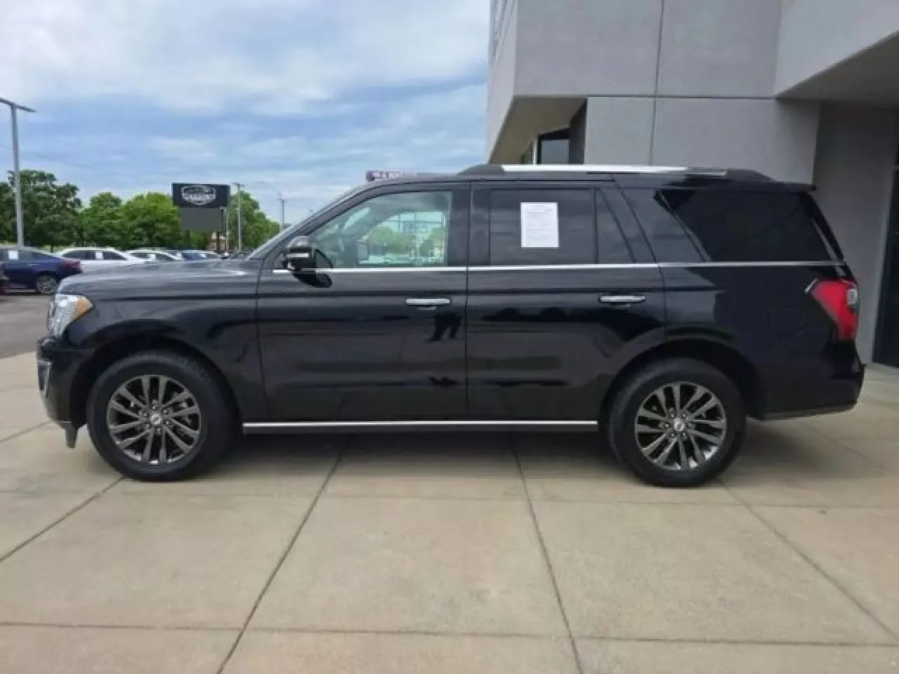2020 Ford Expedition Limited photo 16