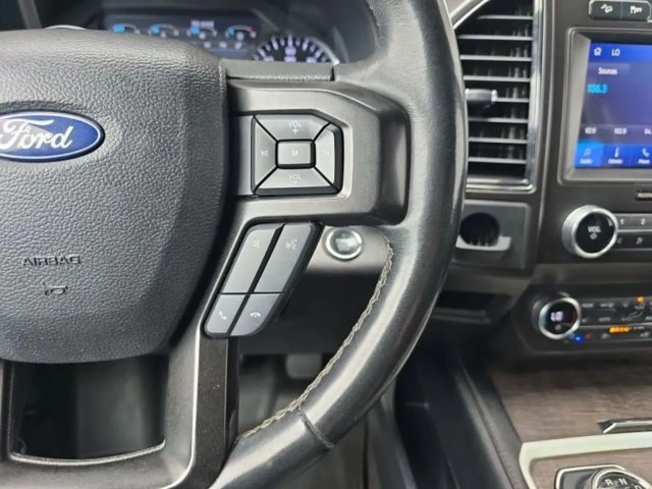 2020 Ford Expedition Limited photo 4