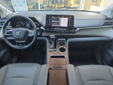 More photos of 2021 Toyota Sienna XLE Minivan 4D at Platinum Auto Plaza, KS