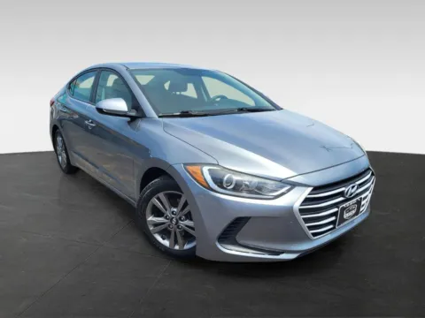 More photos of 2017 Hyundai Elantra SE Sedan 4D at Platinum Auto Plaza, KS