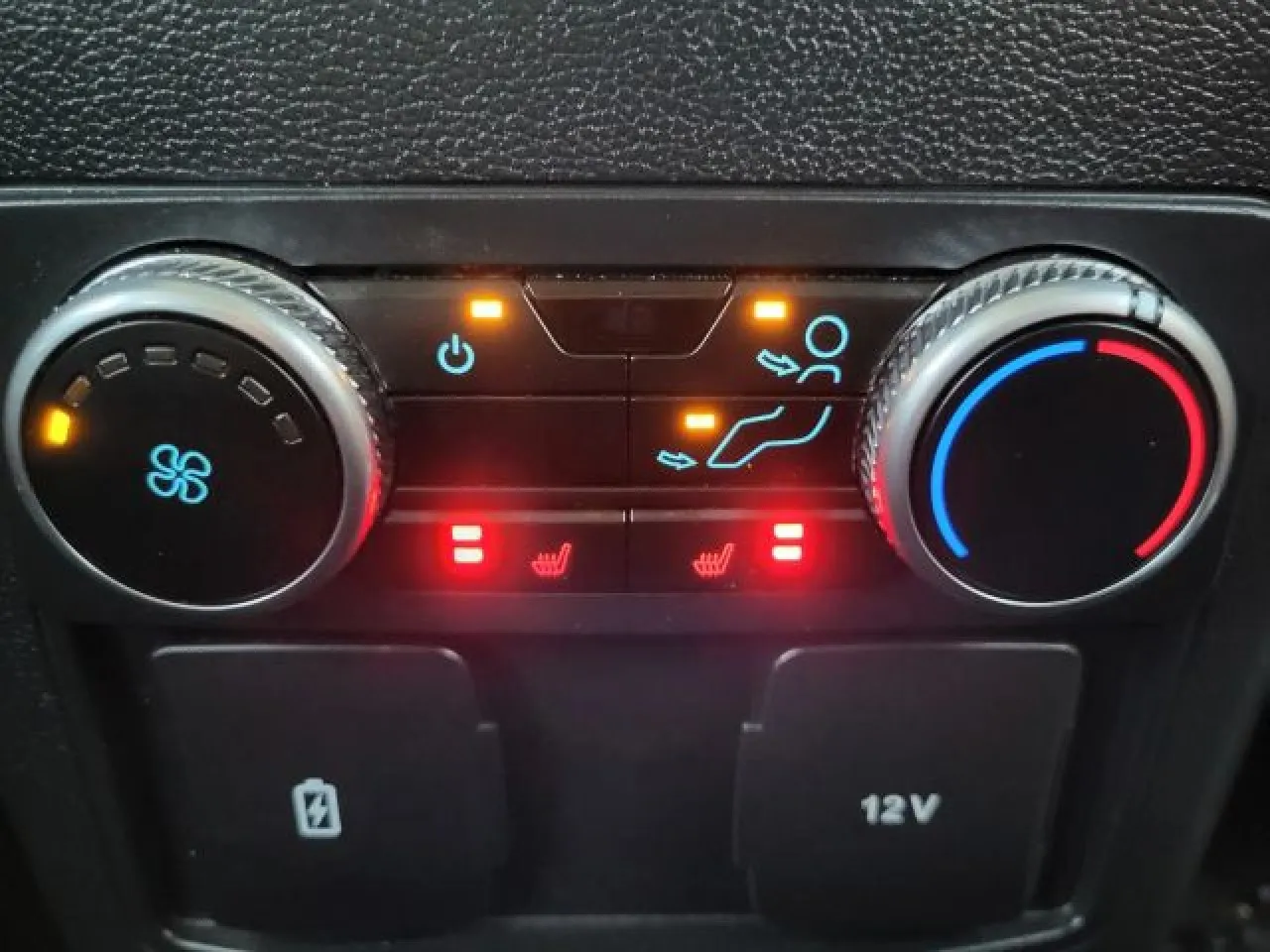 2023 Ford Explorer Limited Sport photo 12