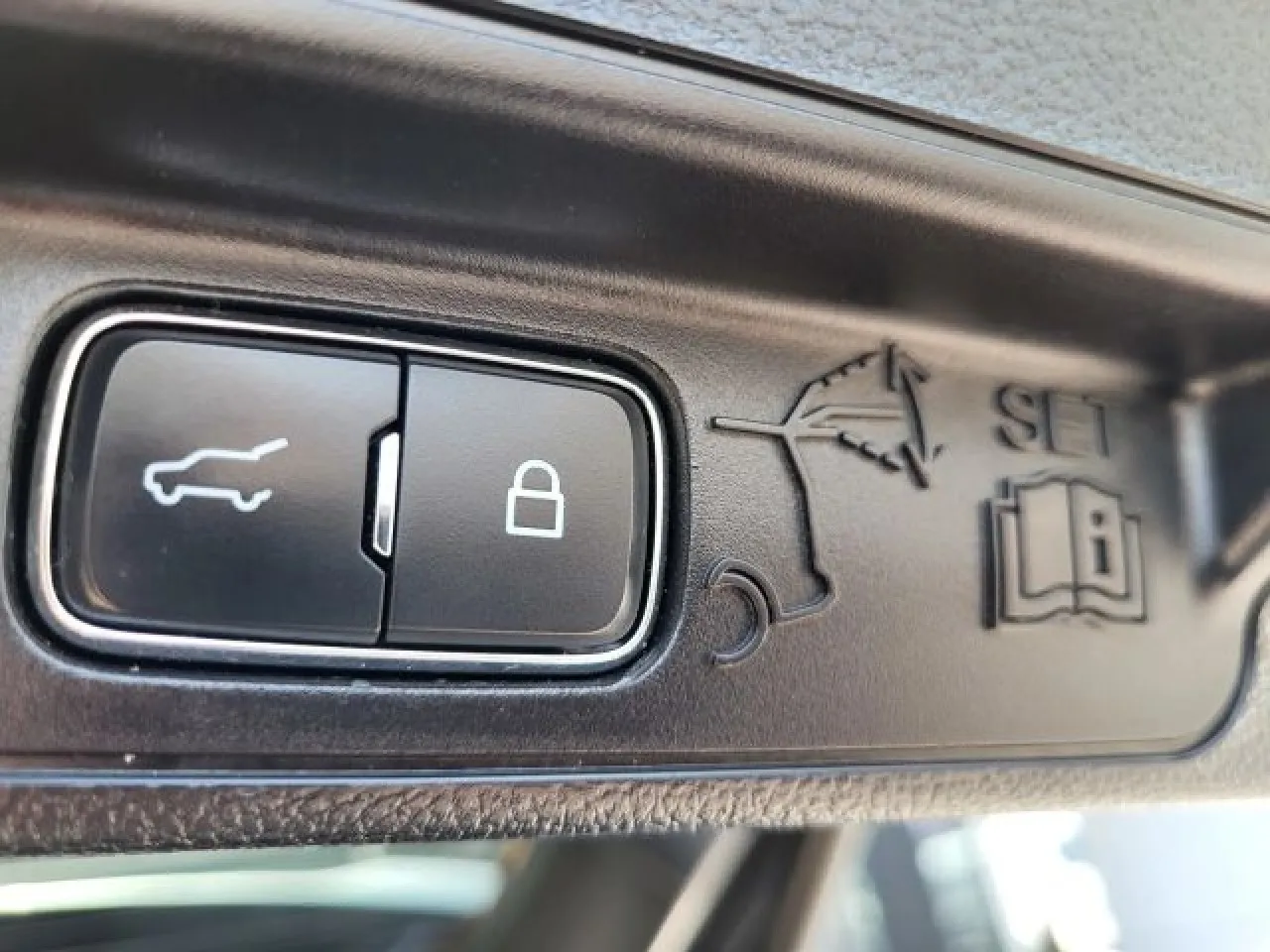 2023 Ford Explorer Limited Sport photo 21
