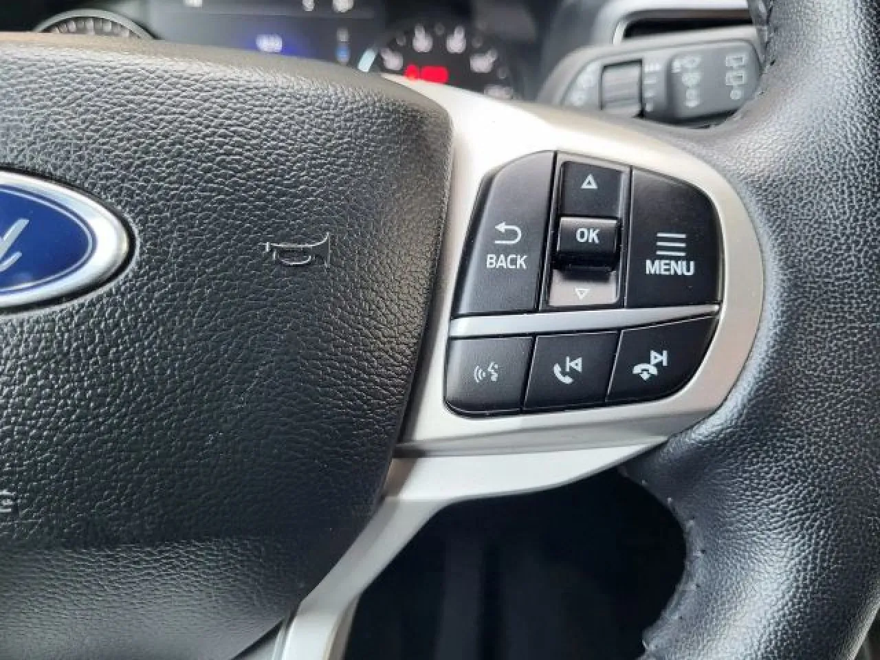 2023 Ford Explorer Limited Sport photo 16