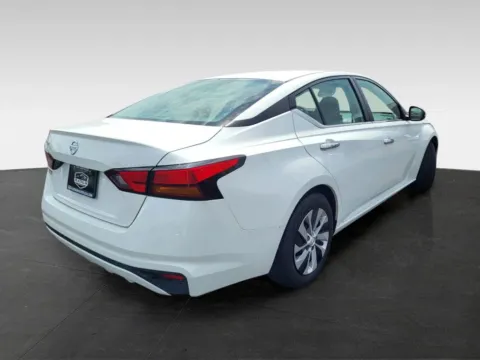 Another view of 2022 Nissan Altima 2.5 S Sedan 4D for sale in Topeka, KS at Platinum Auto Plaza