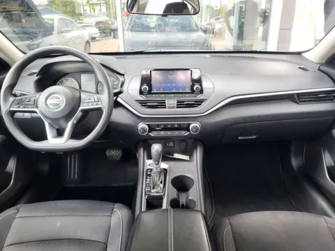More photos of 2022 Nissan Altima 2.5 S at Platinum Auto Plaza, KS