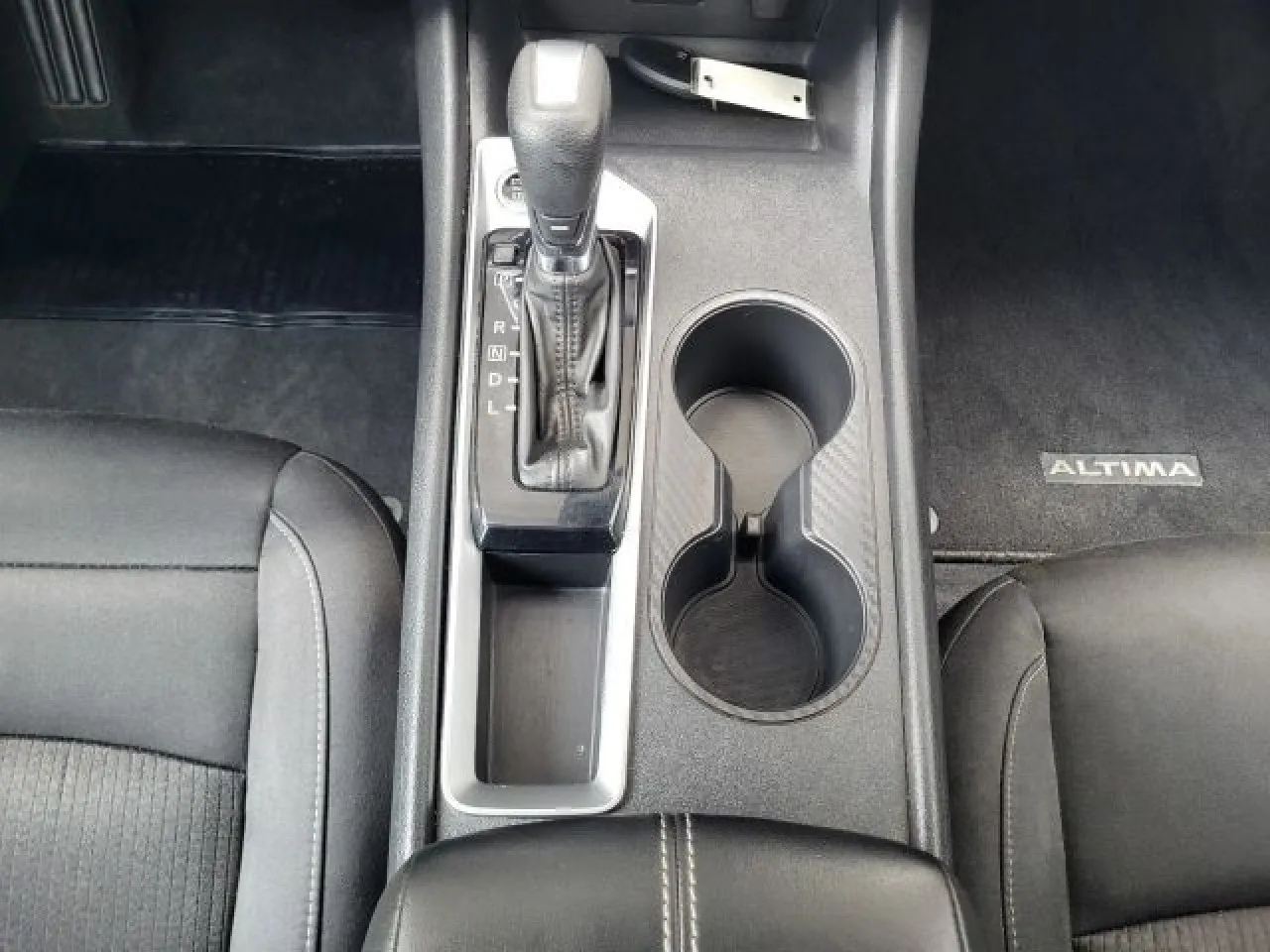 2022 Nissan Altima 2.5 S photo 11