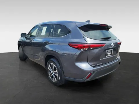 More photos of 2020 Toyota Highlander XLE Sport Utility 4D at Platinum Auto Plaza, KS