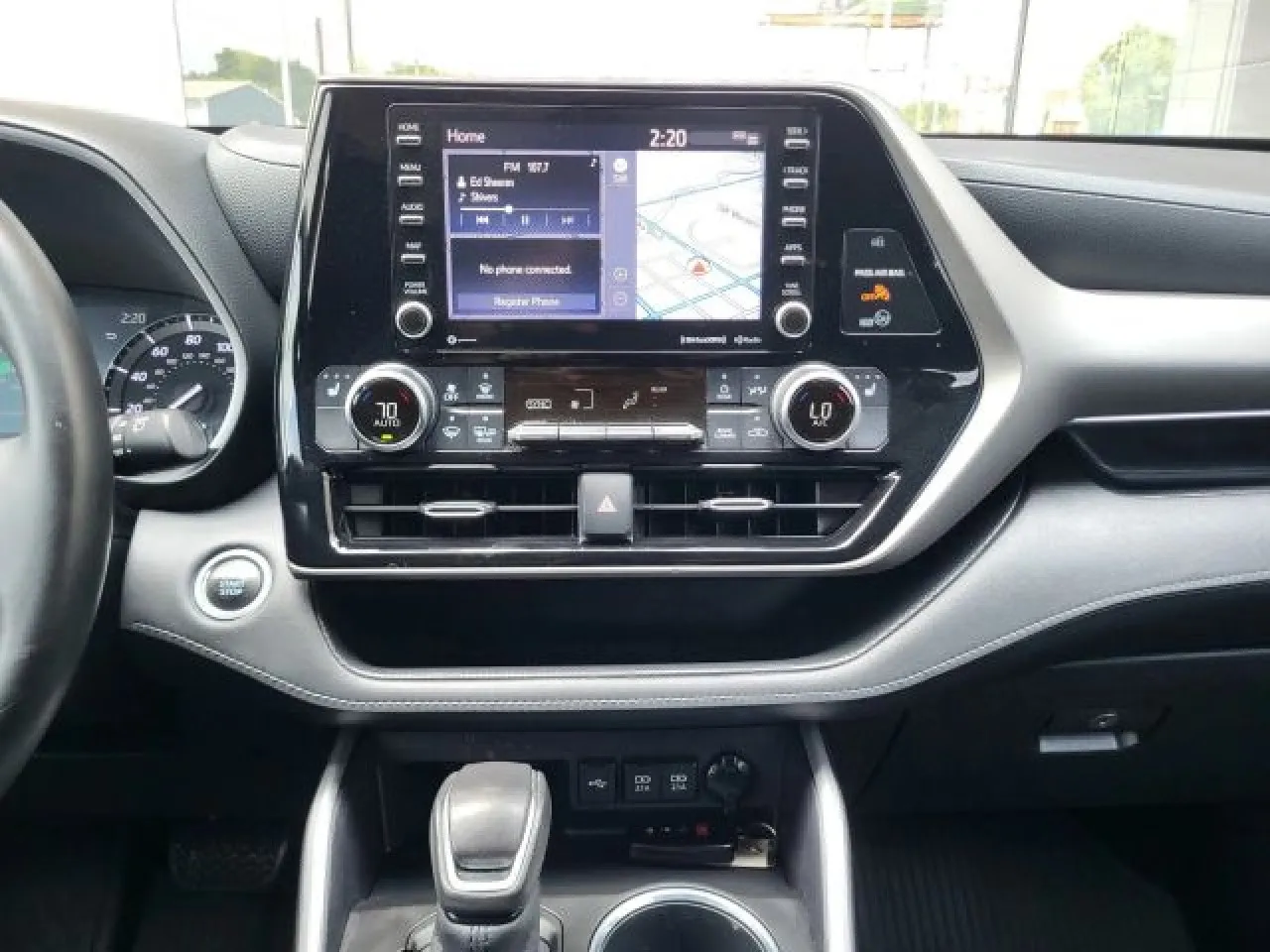 2020 Toyota Highlander XLE Sport photo 11