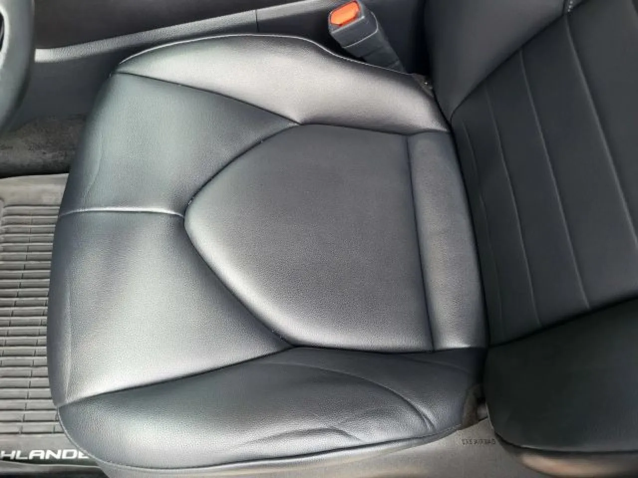 2020 Toyota Highlander XLE Sport photo 30