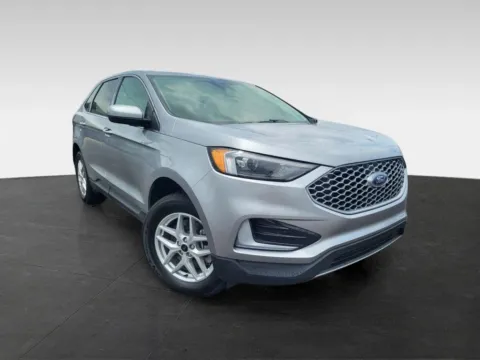 Photos of 2023 Ford Edge SEL Sport Utility 4D for sale in Topeka, KS at Platinum Auto Plaza