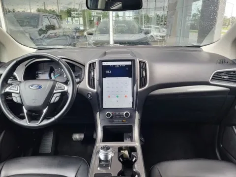 More photos of 2023 Ford Edge SEL at Platinum Auto Plaza, KS