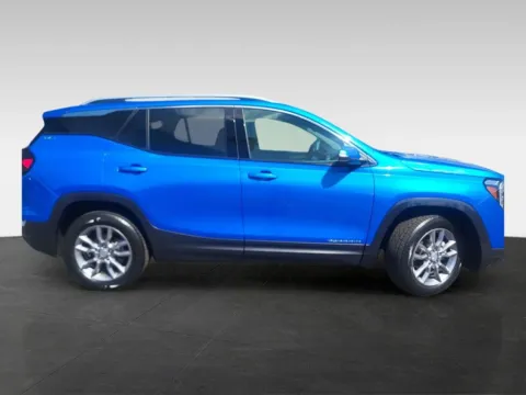 More photos of 2024 GMC Terrain SLT Sport Utility 4D at Platinum Auto Plaza, KS