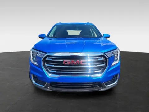 Photos of 2024 GMC Terrain SLT Sport Utility 4D for sale in Topeka, KS at Platinum Auto Plaza
