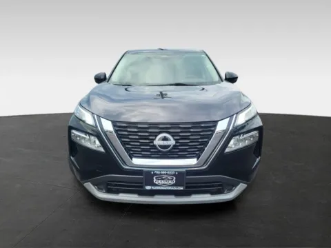 Photos of 2022 Nissan Rogue SV Sport Utility 4D for sale in Topeka, KS at Platinum Auto Plaza