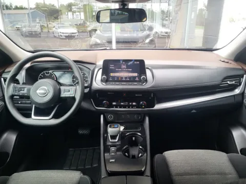 More photos of 2022 Nissan Rogue SV at Platinum Auto Plaza, KS