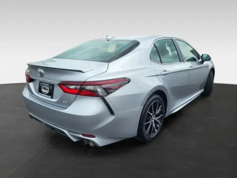 More photos of 2022 Toyota Camry SE Sedan 4D at Platinum Auto Plaza, KS