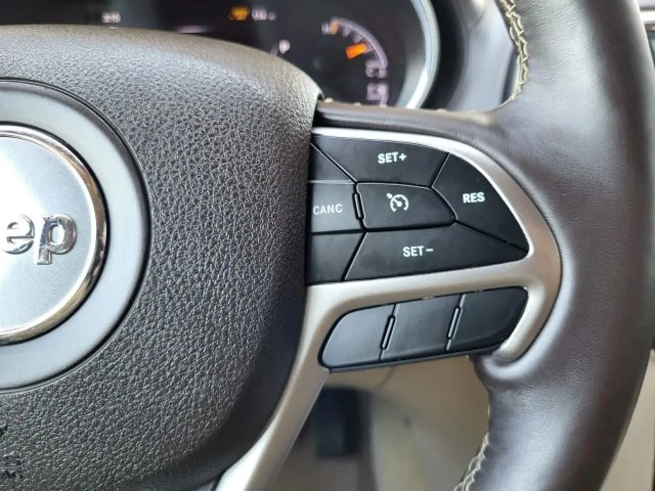 2018 Jeep Grand Cherokee Overland Sport photo 2