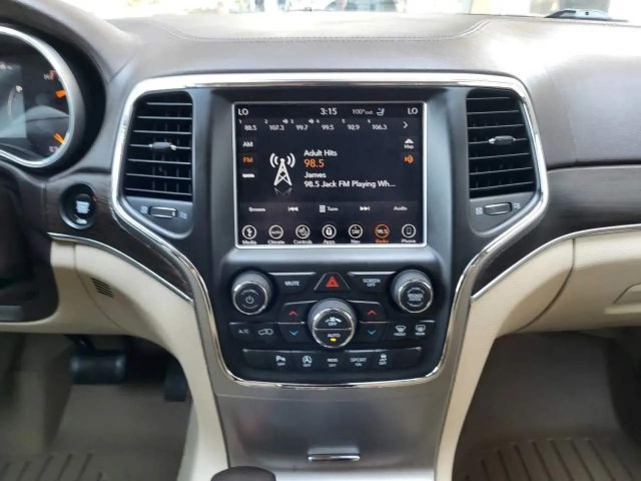 2018 Jeep Grand Cherokee Overland Sport photo 3