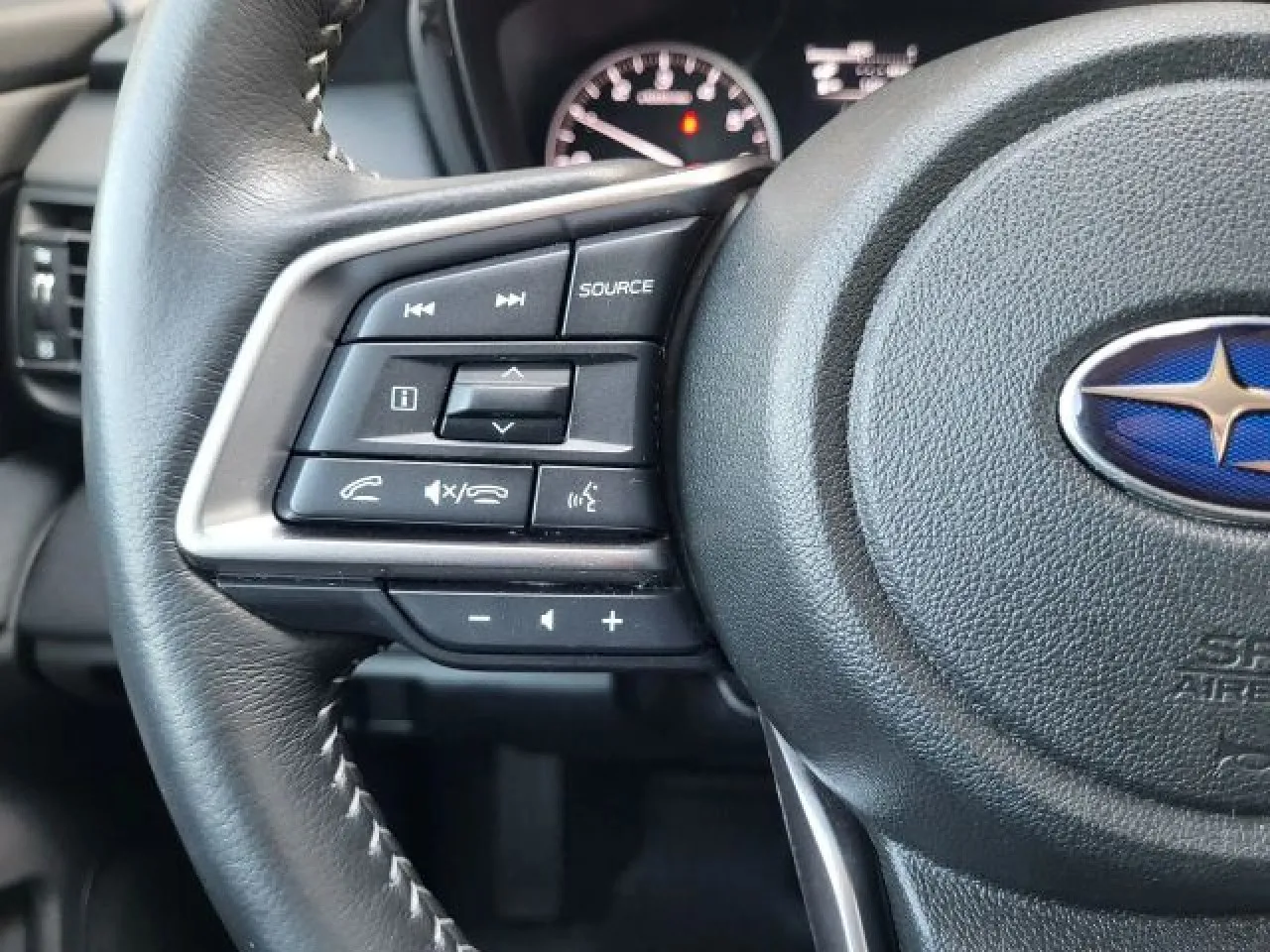 2023 Subaru Outback Premium photo 3