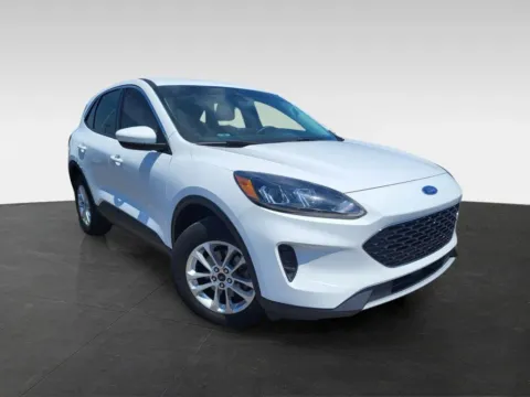 Photos of 2021 Ford Escape SE Sport Utility 4D for sale in Topeka, KS at Platinum Auto Plaza