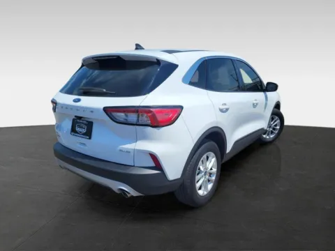 Another view of 2021 Ford Escape SE Sport Utility 4D for sale in Topeka, KS at Platinum Auto Plaza
