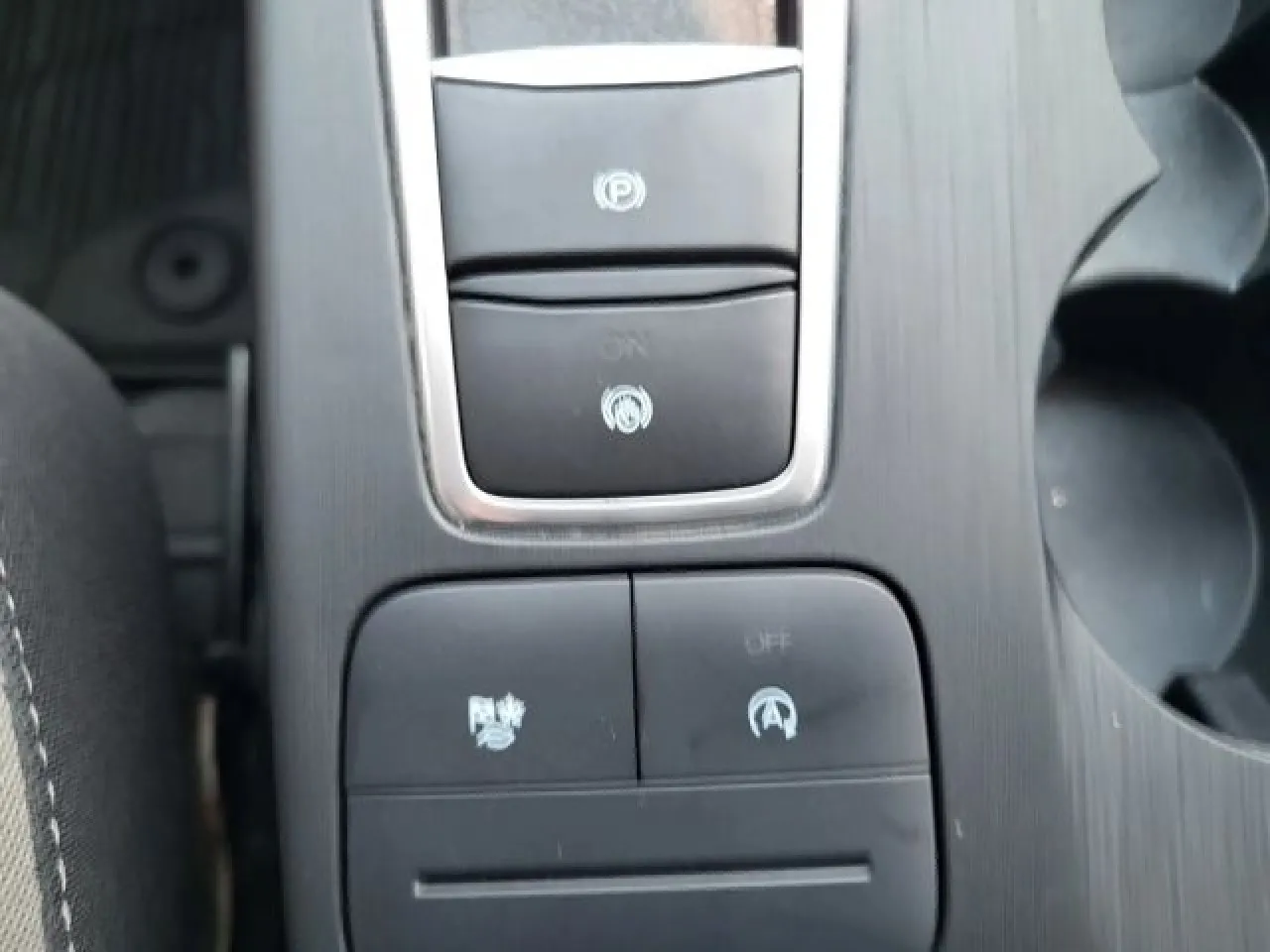 2021 Ford Escape SE Sport photo 10