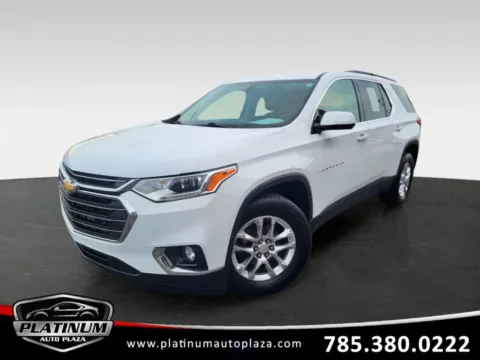 White 2019 Chevrolet Traverse LT Sport Utility 4D for sale in Topeka, KS