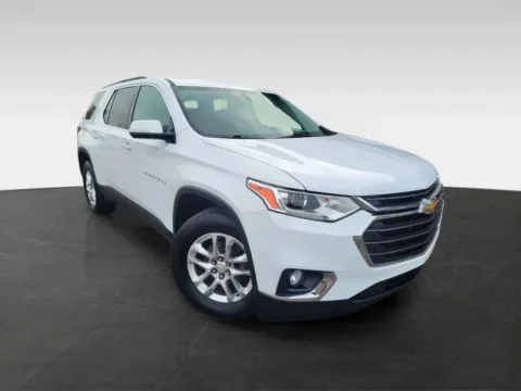 Photos of 2019 Chevrolet Traverse LT Sport Utility 4D for sale in Topeka, KS at Platinum Auto Plaza