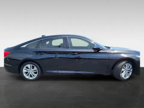 More photos of 2018 Honda Accord Sedan LX 1.5T at Platinum Auto Plaza, KS