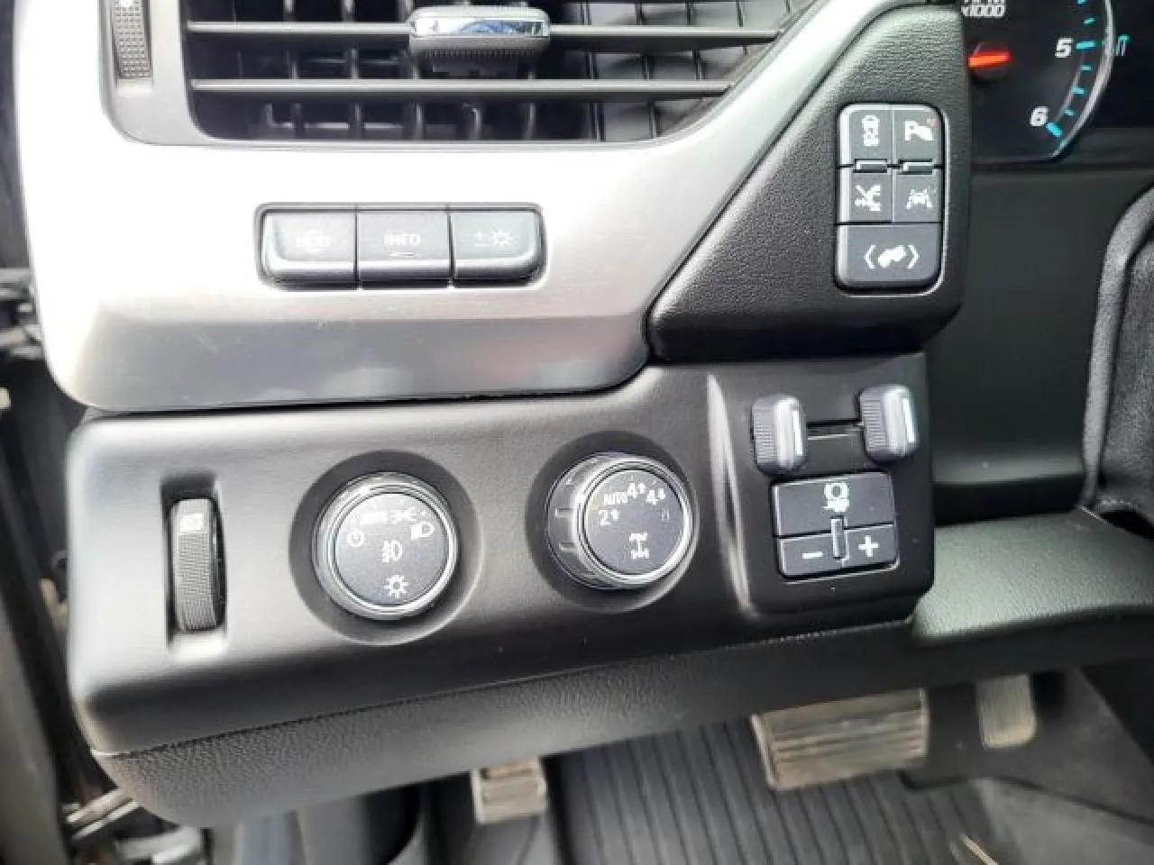 2020 Chevrolet Tahoe Premier photo 27