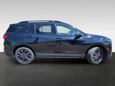 More photos of 2022 Chevrolet Equinox RS at Platinum Auto Plaza, KS
