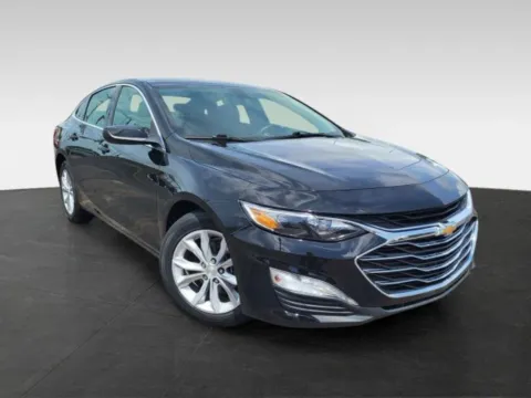 Photos of 2020 Chevrolet Malibu LT for sale in Topeka, KS at Platinum Auto Plaza