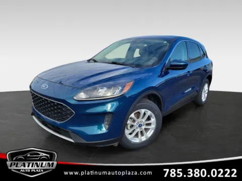 Green 2020 Ford Escape SE for sale in Topeka, KS