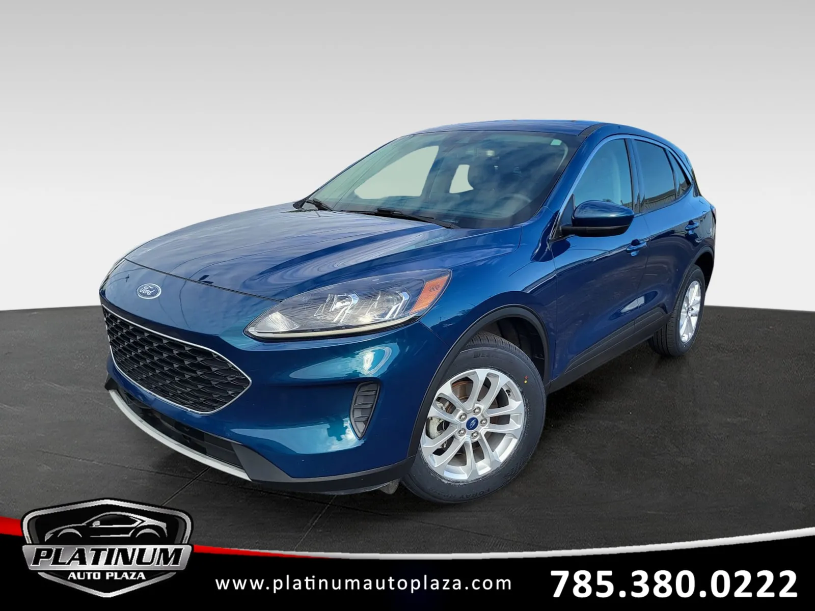 Green 2020 Ford Escape SE for sale in Topeka, KS