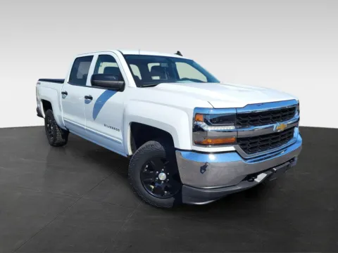 Photos of 2018 Chevrolet Silverado 1500 LT for sale in Topeka, KS at Platinum Auto Plaza