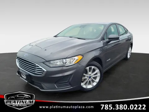 Gray 2019 Ford Fusion Hybrid SE for sale in Topeka, KS