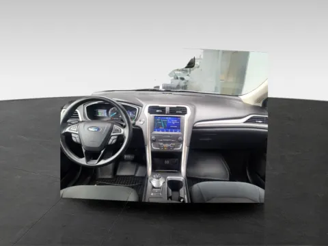 More photos of 2019 Ford Fusion Hybrid SE at Platinum Auto Plaza, KS