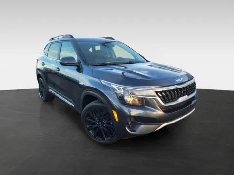 Photos of 2022 Kia Seltos Nightfall for sale in Topeka, KS at Platinum Auto Plaza