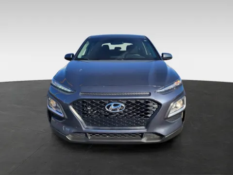Photos of 2018 Hyundai Kona SE for sale in Topeka, KS at Platinum Auto Plaza