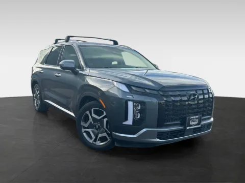 Photos of 2024 Hyundai Palisade Limited for sale in Topeka, KS at Platinum Auto Plaza