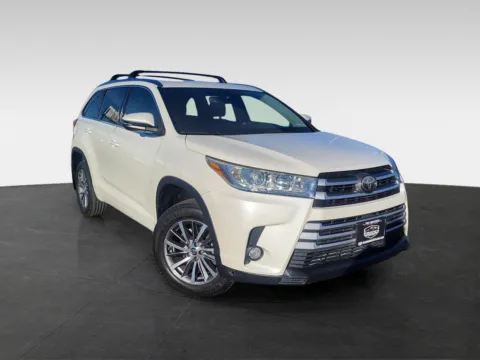 More photos of 2018 Toyota Highlander XLE at Platinum Auto Plaza, KS