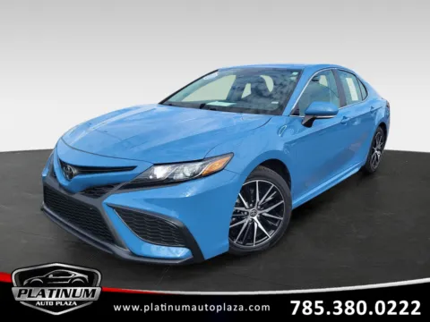 Blue 2024 Toyota Camry SE for sale in Topeka, KS