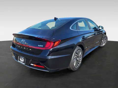 Another view of 2023 Hyundai Sonata Hybrid SEL for sale in Topeka, KS at Platinum Auto Plaza