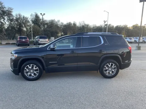 More photos of 2023 GMC Acadia SLT at Park Marina Motors, CA