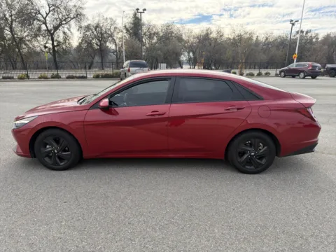 More photos of 2022 Hyundai Elantra SEL at Park Marina Motors, CA