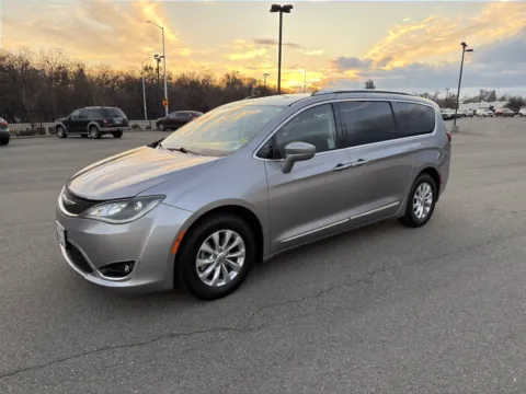 Another view of 2018 Chrysler Pacifica Touring L for sale in Redding, CA at Park Marina Motors