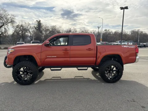 More photos of 2017 Toyota Tacoma TRD Sport at Park Marina Motors, CA