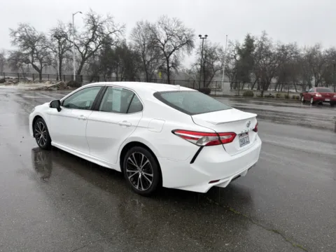 More photos of 2020 Toyota Camry SE at Park Marina Motors, CA
