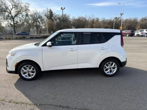 More photos of 2020 Kia Soul S at Park Marina Motors, CA