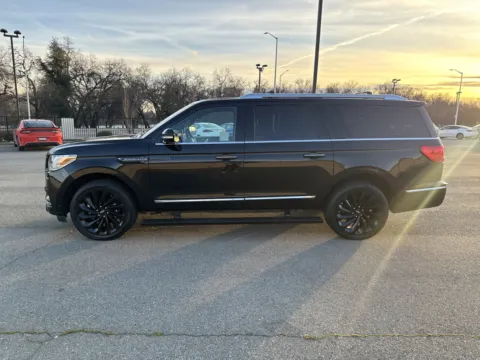 More photos of 2020 Lincoln Navigator L Reserve at Park Marina Motors, CA
